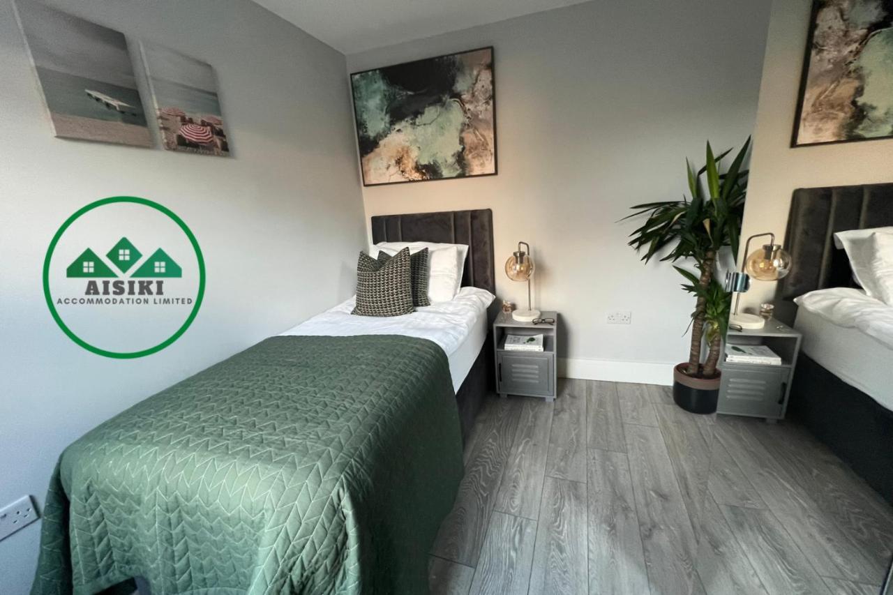 Aisiki Apartments At Stanhope Road, North Finchley, Airconditioned Multiple 2 Or 3-Bedroom, Pet-Friendly Duplex Flats, King Or Twin Beds, Airconditioned & Free Wi-Fi エクステリア 写真