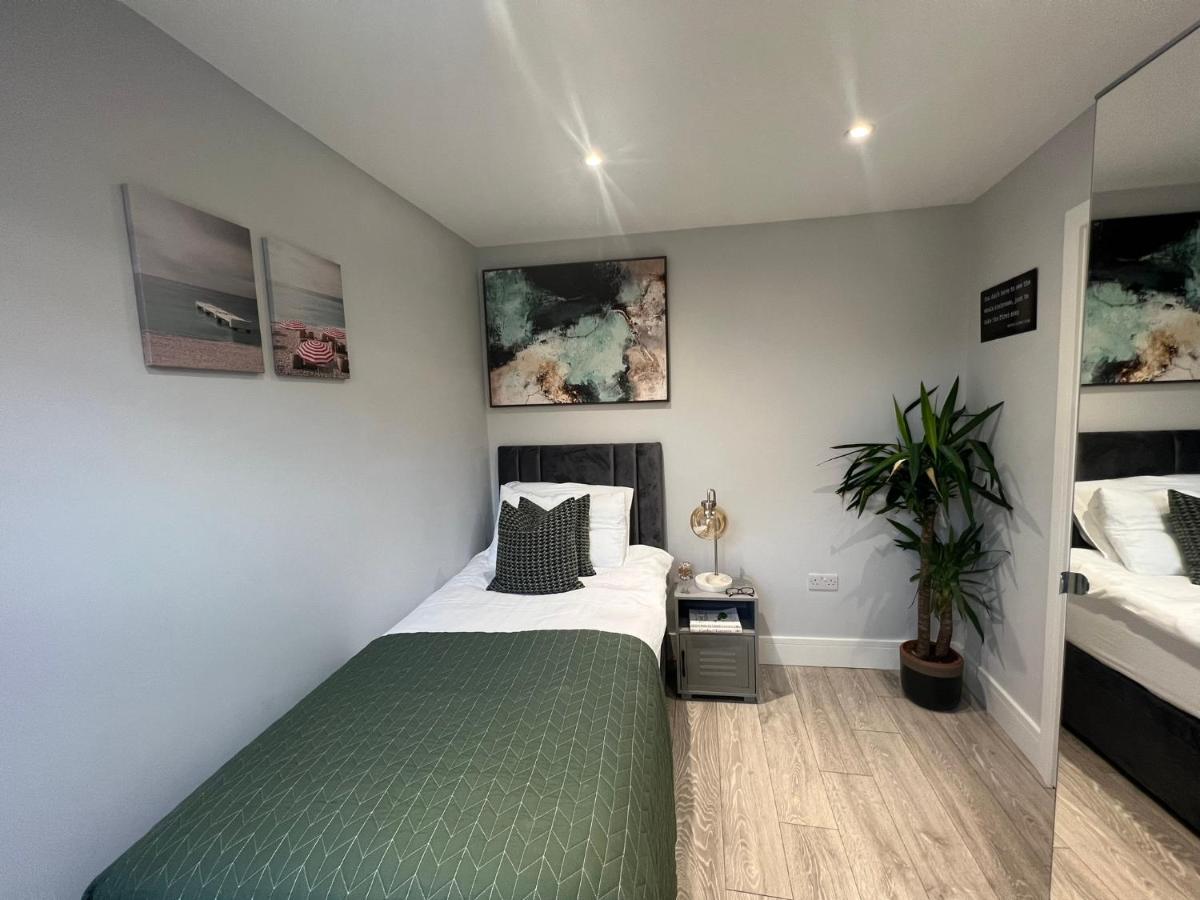 Aisiki Apartments At Stanhope Road, North Finchley, Airconditioned Multiple 2 Or 3-Bedroom, Pet-Friendly Duplex Flats, King Or Twin Beds, Airconditioned & Free Wi-Fi エクステリア 写真