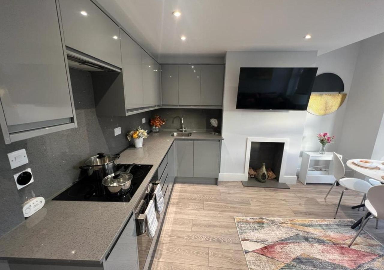 Aisiki Apartments At Stanhope Road, North Finchley, Airconditioned Multiple 2 Or 3-Bedroom, Pet-Friendly Duplex Flats, King Or Twin Beds, Airconditioned & Free Wi-Fi エクステリア 写真