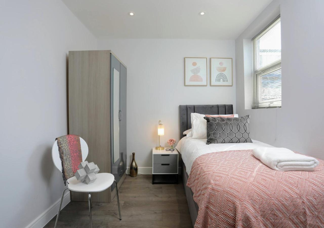 Aisiki Apartments At Stanhope Road, North Finchley, Airconditioned Multiple 2 Or 3-Bedroom, Pet-Friendly Duplex Flats, King Or Twin Beds, Airconditioned & Free Wi-Fi エクステリア 写真