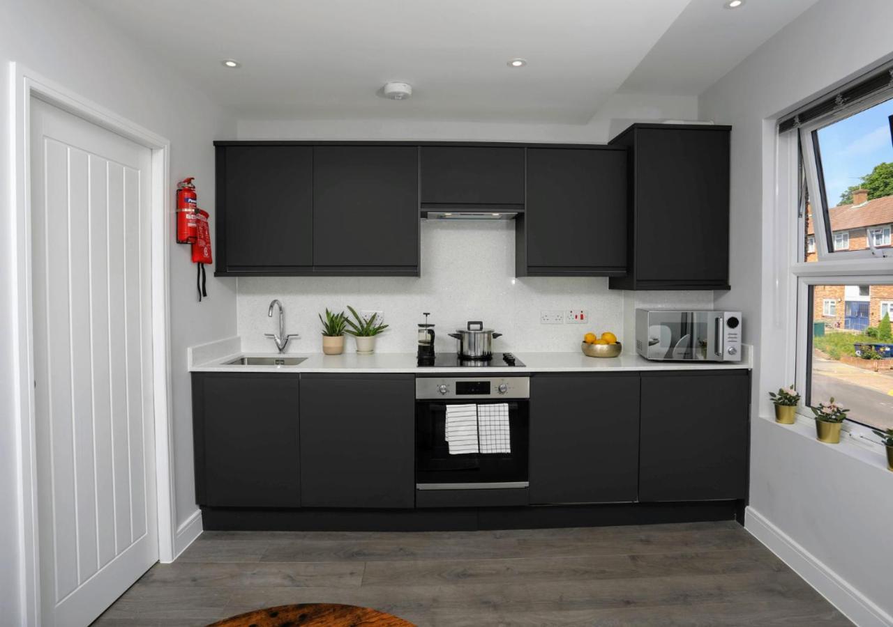 Aisiki Apartments At Stanhope Road, North Finchley, Airconditioned Multiple 2 Or 3-Bedroom, Pet-Friendly Duplex Flats, King Or Twin Beds, Airconditioned & Free Wi-Fi エクステリア 写真