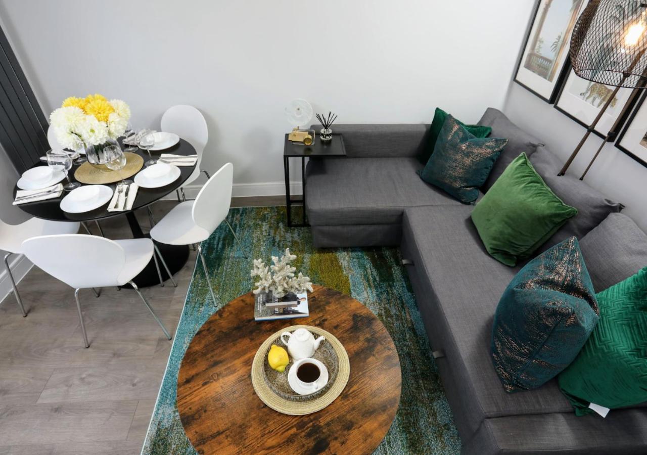 Aisiki Apartments At Stanhope Road, North Finchley, Airconditioned Multiple 2 Or 3-Bedroom, Pet-Friendly Duplex Flats, King Or Twin Beds, Airconditioned & Free Wi-Fi エクステリア 写真