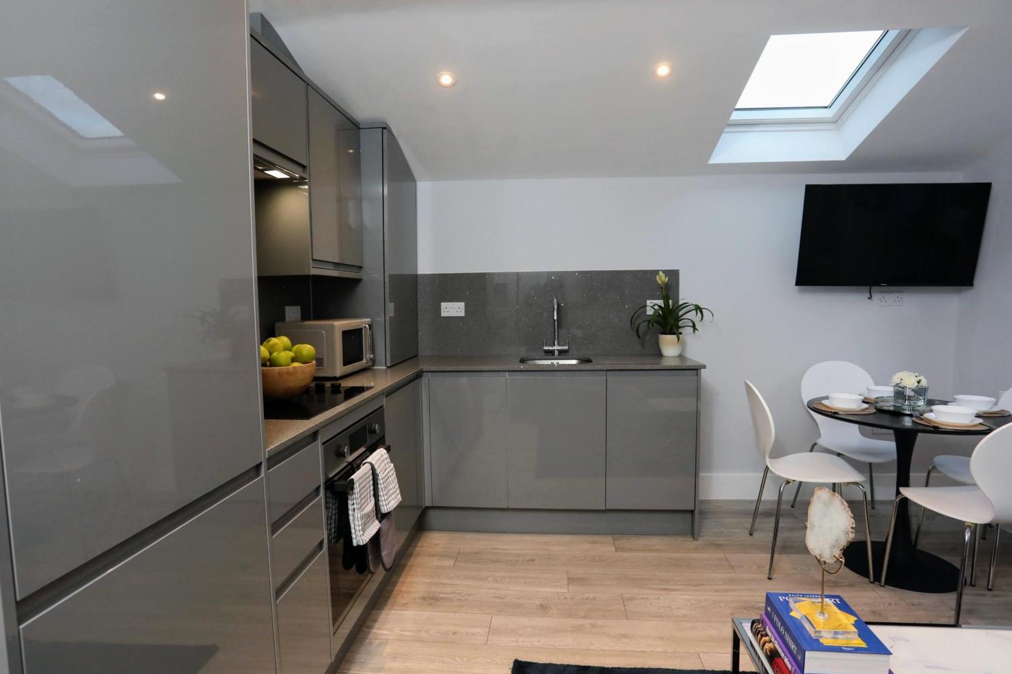 Aisiki Apartments At Stanhope Road, North Finchley, Airconditioned Multiple 2 Or 3-Bedroom, Pet-Friendly Duplex Flats, King Or Twin Beds, Airconditioned & Free Wi-Fi エクステリア 写真