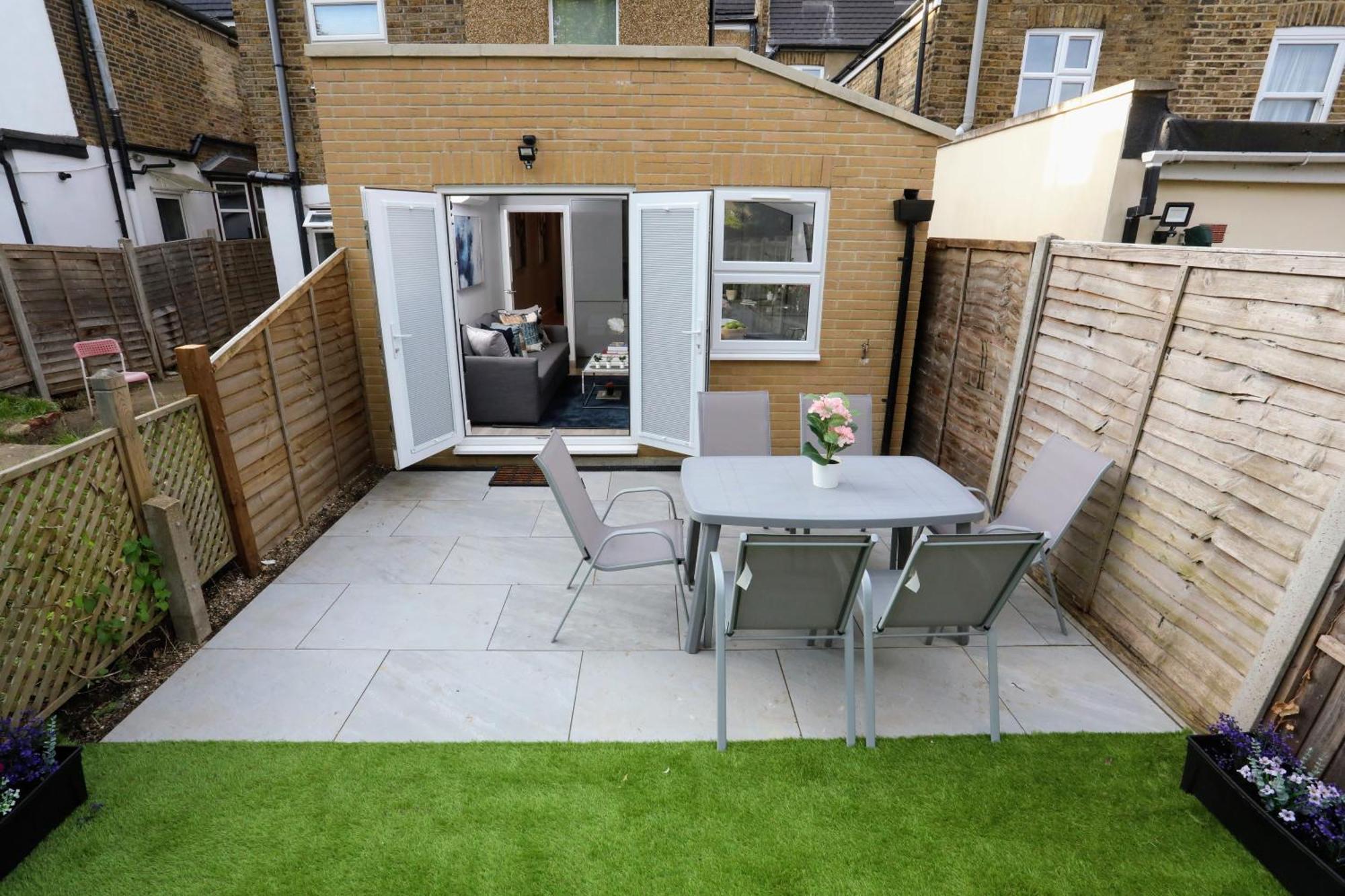 Aisiki Apartments At Stanhope Road, North Finchley, Airconditioned Multiple 2 Or 3-Bedroom, Pet-Friendly Duplex Flats, King Or Twin Beds, Airconditioned & Free Wi-Fi エクステリア 写真