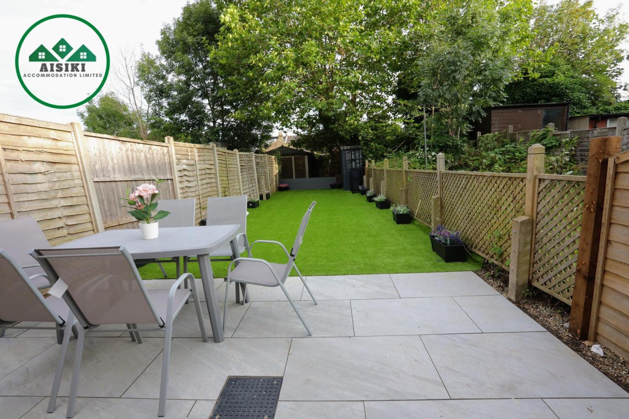 Aisiki Apartments At Stanhope Road, North Finchley, Airconditioned Multiple 2 Or 3-Bedroom, Pet-Friendly Duplex Flats, King Or Twin Beds, Airconditioned & Free Wi-Fi エクステリア 写真