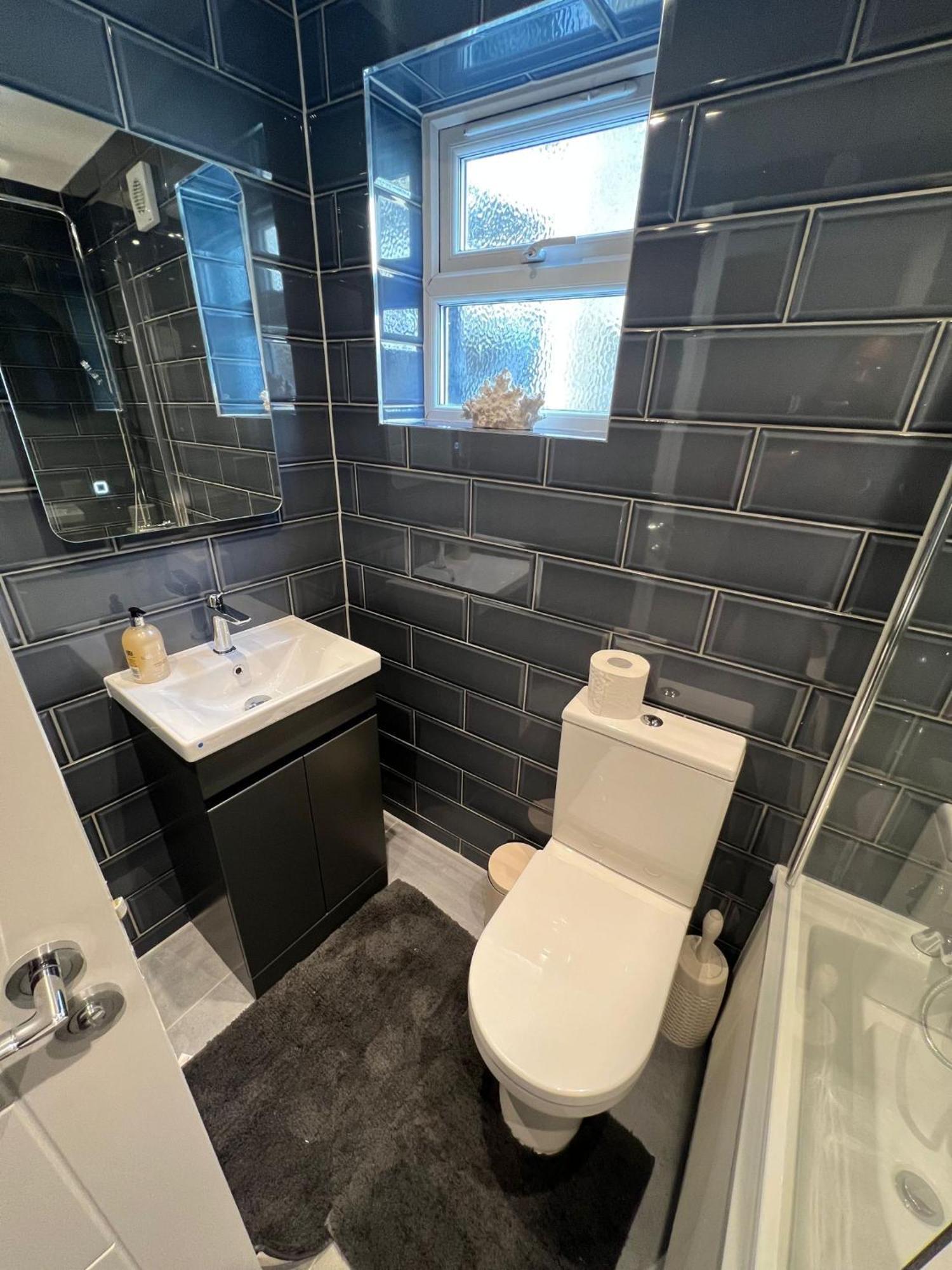 Aisiki Apartments At Stanhope Road, North Finchley, Airconditioned Multiple 2 Or 3-Bedroom, Pet-Friendly Duplex Flats, King Or Twin Beds, Airconditioned & Free Wi-Fi エクステリア 写真